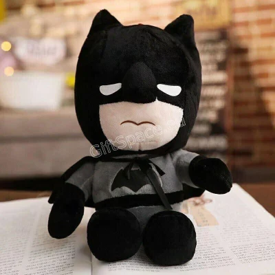 Плюшена играчка Батман с черно-сив костюм и наметало
