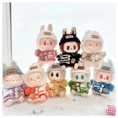 Плюшена играчка Labubu с дрешки и халка за окачване