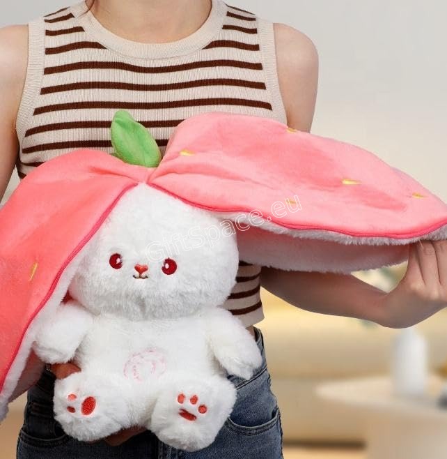 Плюшена играчка заек, скрит в ягода с цип