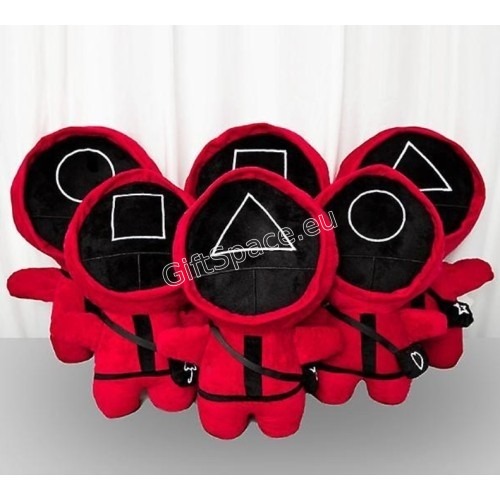 Три плюшени пазачи от Squid Game със символи кръг, триъгълник и квадрат