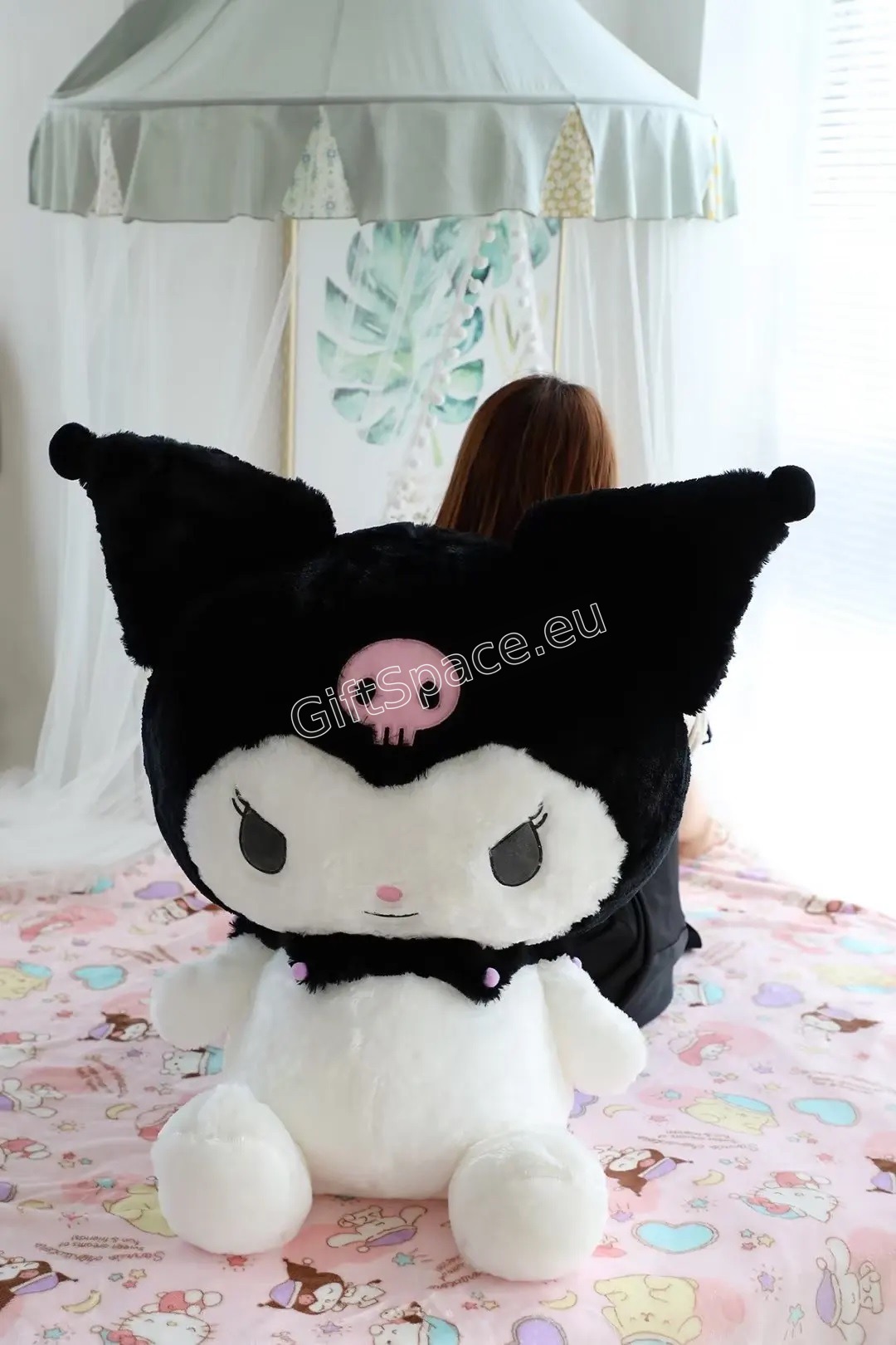 Плюшена играчка Куроми от Sanrio, 120 см