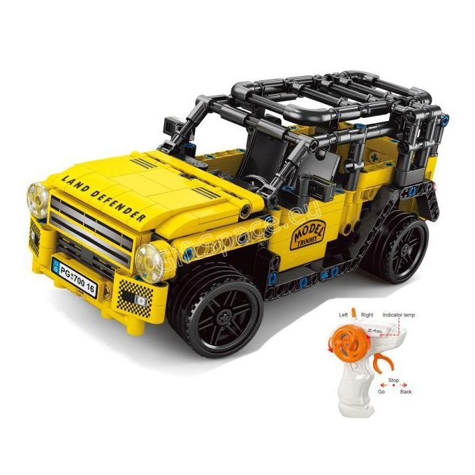 Жълт конструктор RC Land Defender с дистанционно управление