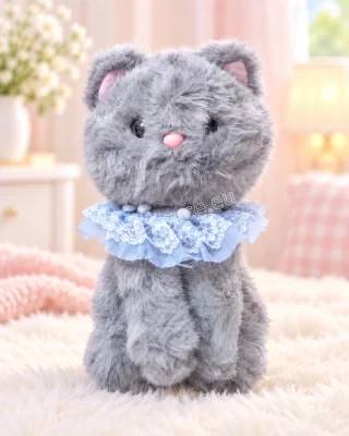 Сиво плюшено коте със синя дантелена якичка, 30 см